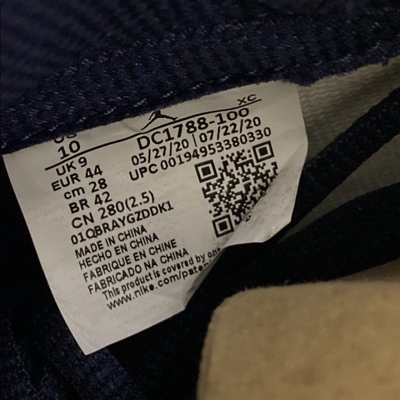 Air Jordan 1 Retro Midnight Navy - Picture 9 of 9